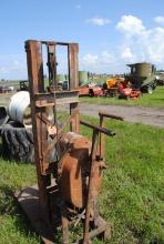 Barrett Elevator Lift, with handle, works