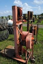 Barrett Elevator Lift, with handle, works