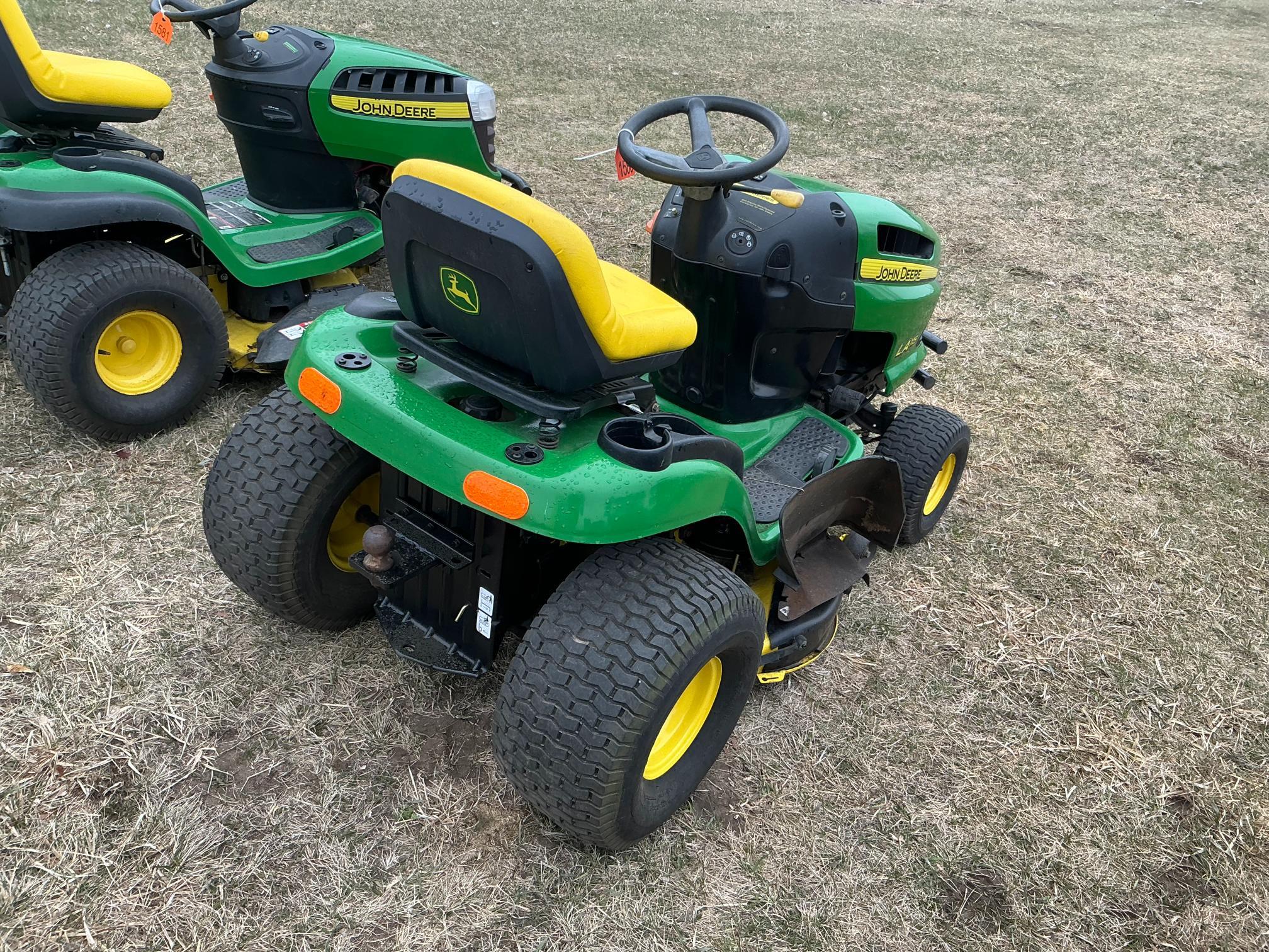 John Deere LA 115 Rider mower w/ 42" Deck, hydrostatic, hours show 268 - KE