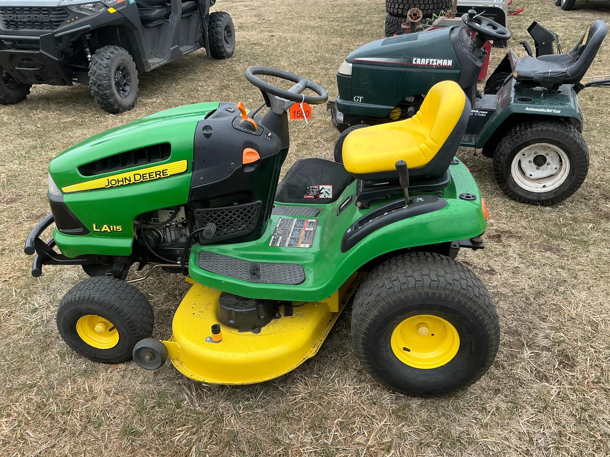 John Deere LA 115 Rider mower w/ 42" Deck, hydrostatic, hours show 268 - KE