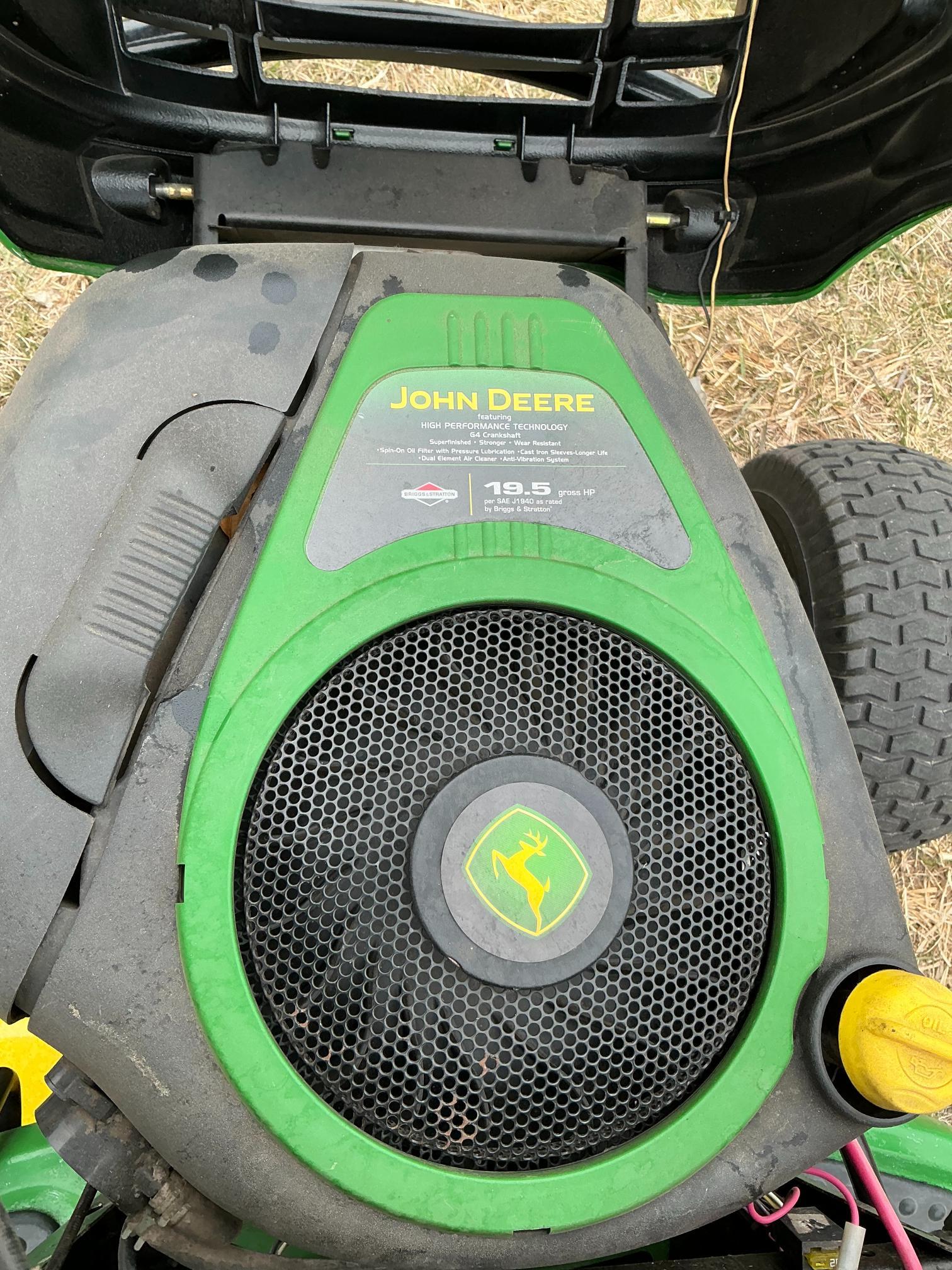 John Deere LA 115 Rider mower w/ 42" Deck, hydrostatic, hours show 268 - KE