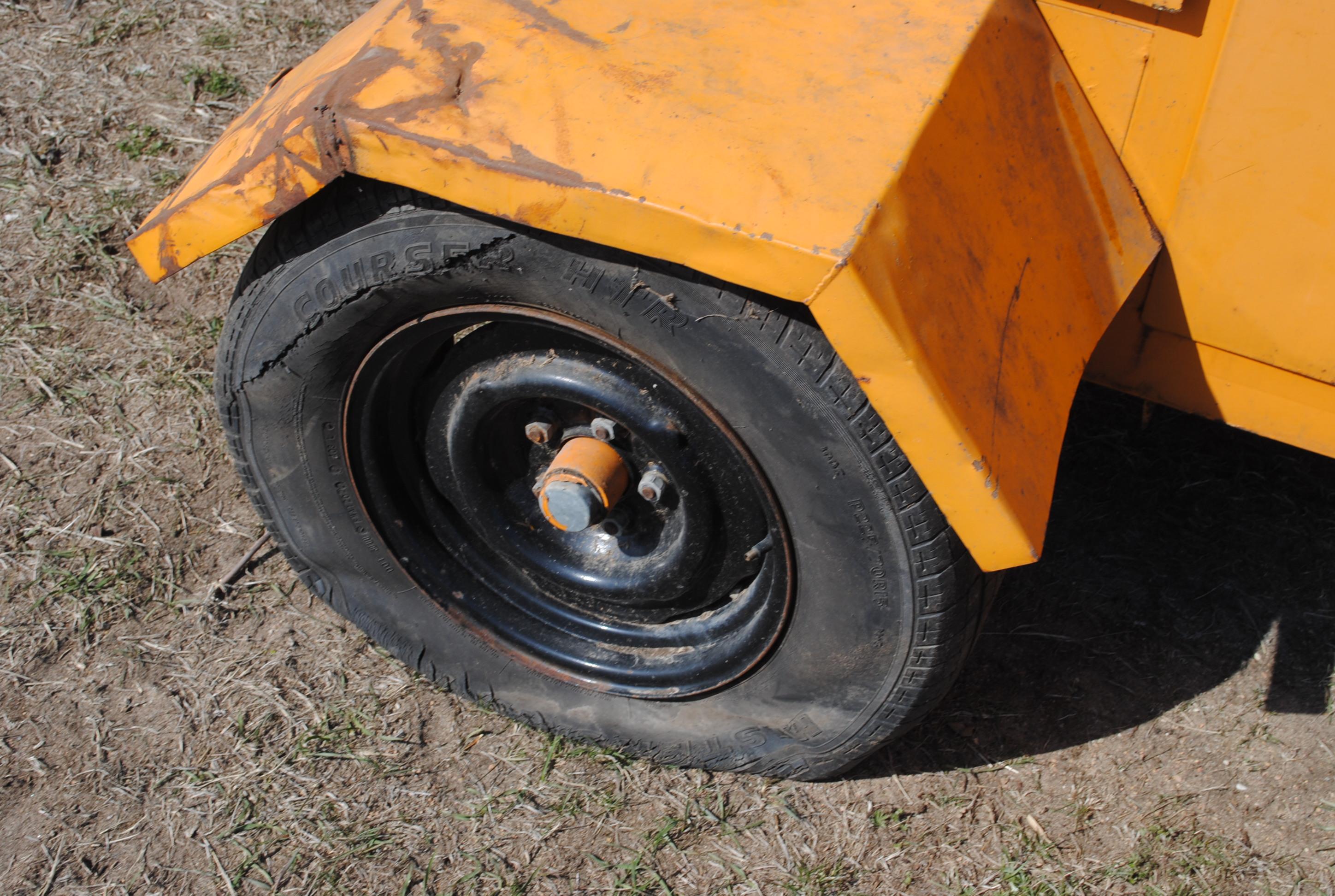 Allmand Bros. Inc Maxi-Lite Portable Diesel powered lights on trailer w/ Li