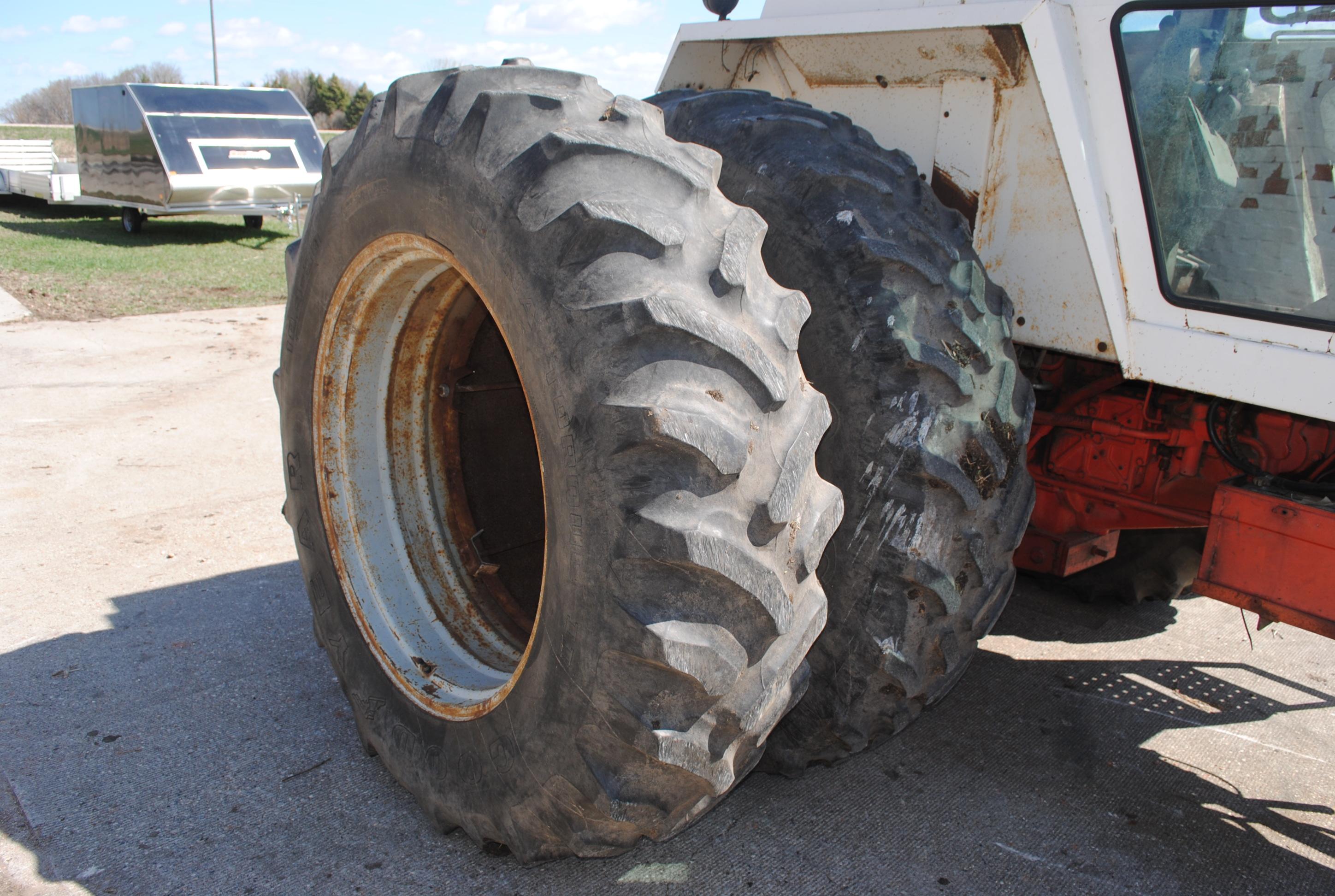 Case Agri-King 1270 Diesel Tractor w/cab, wide front, rock box, band duals, 3-point, w/quick hitch,
