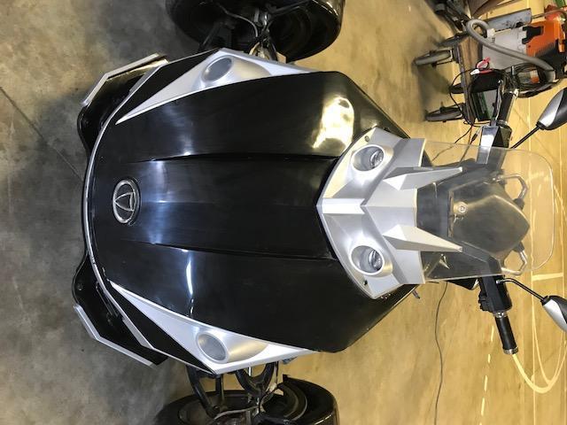 2010 Zhejhiang Kandi 3 wheel Motorcycle, 250cc, auto w/reverse, black/silver only 3775 miles