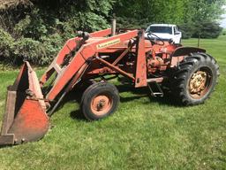 Allis Chalmers D14 Gas Tractor w/wf, 3 pt., fenders, power steering, newer 13.6x26 rear tires, AC