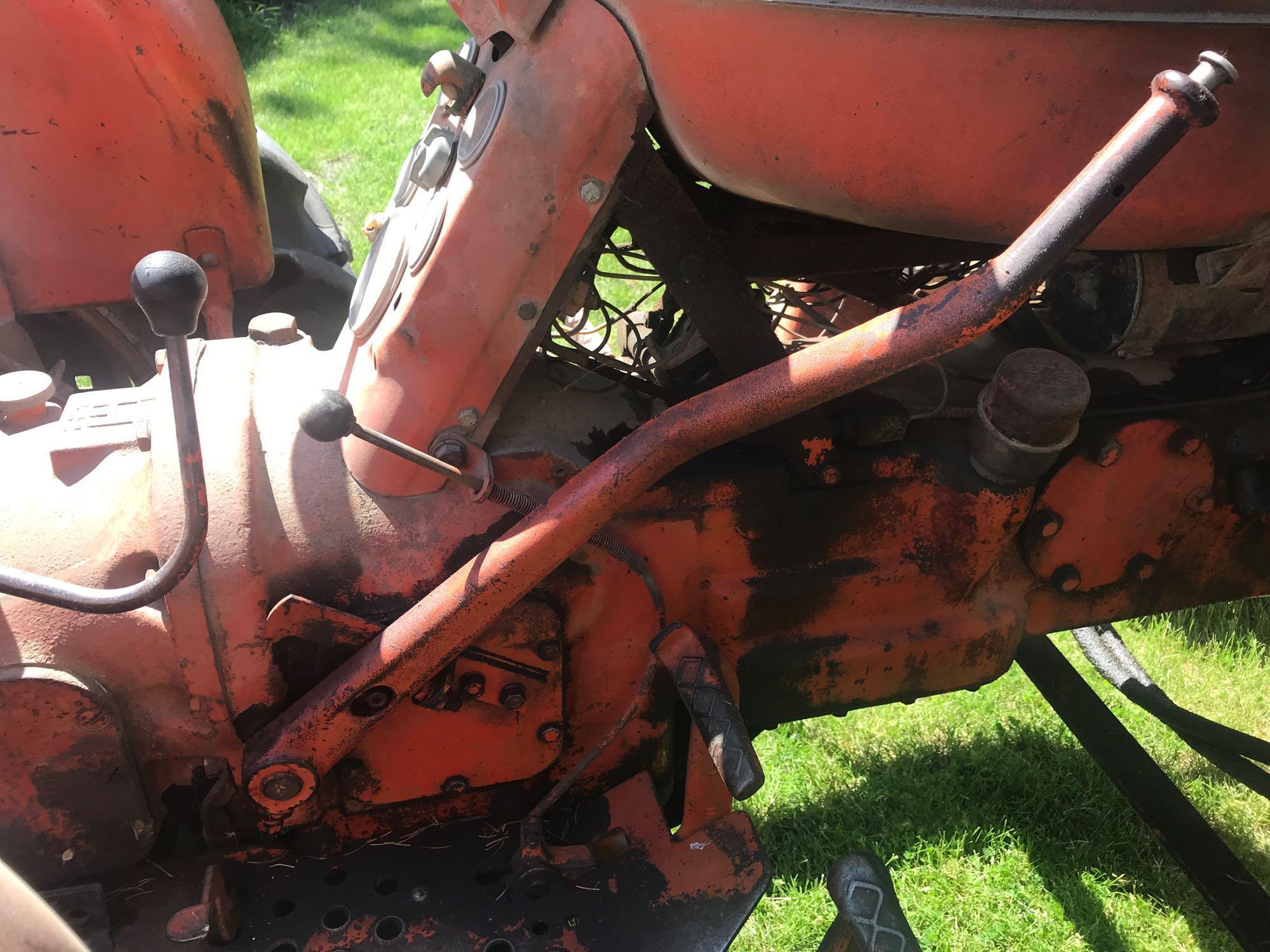 Allis Chalmers D14 Gas Tractor w/wf, 3 pt., fenders, power steering, newer 13.6x26 rear tires, AC