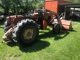 Allis Chalmers D14 Gas Tractor w/wf, 3 pt., fenders, power steering, newer 13.6x26 rear tires, AC