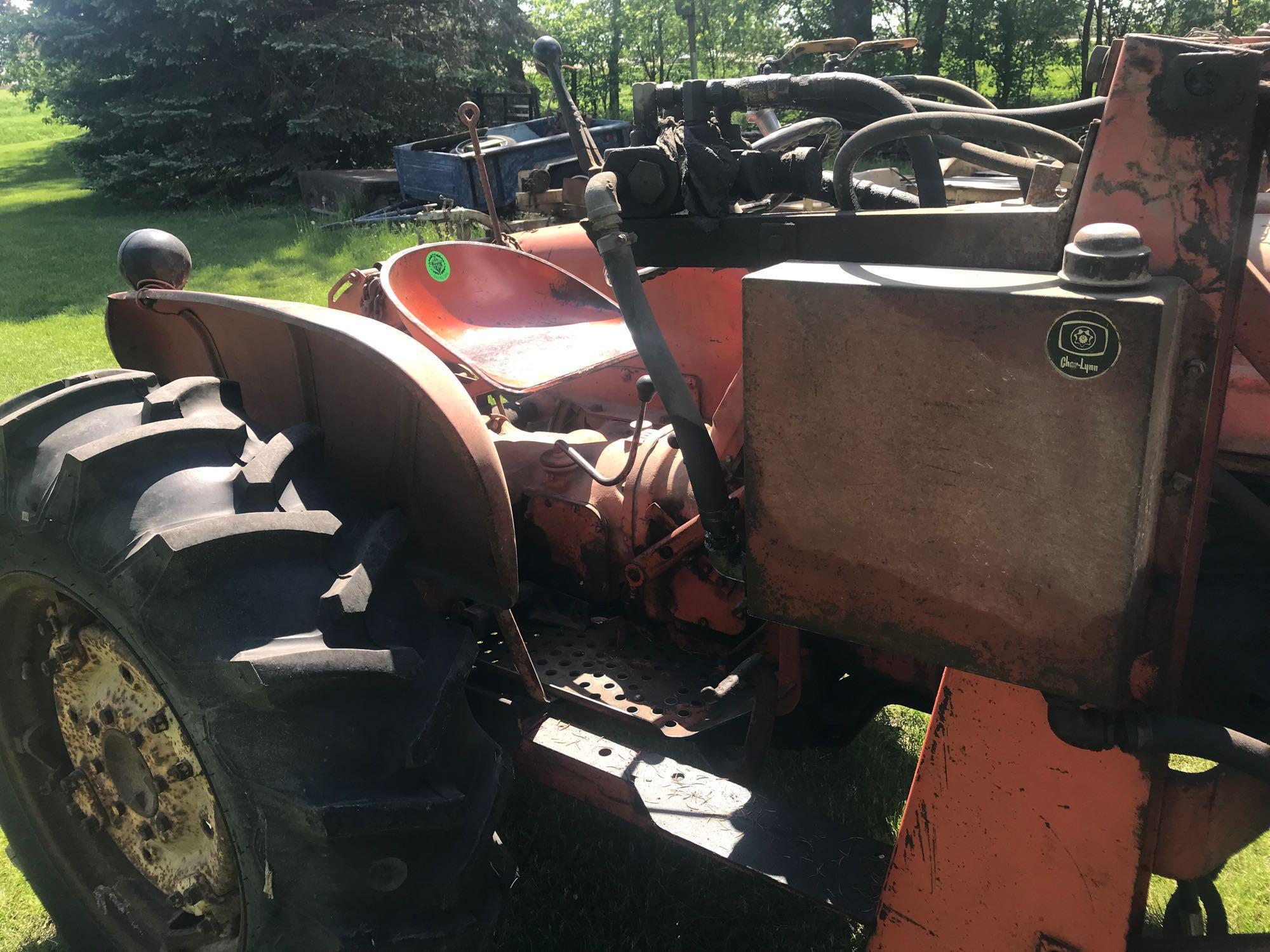 Allis Chalmers D14 Gas Tractor w/wf, 3 pt., fenders, power steering, newer 13.6x26 rear tires, AC