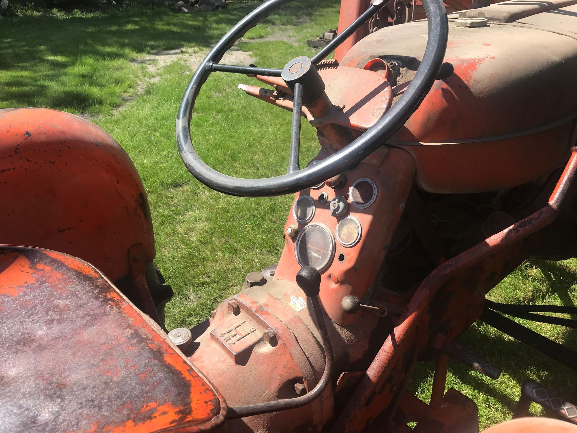 Allis Chalmers D14 Gas Tractor w/wf, 3 pt., fenders, power steering, newer 13.6x26 rear tires, AC