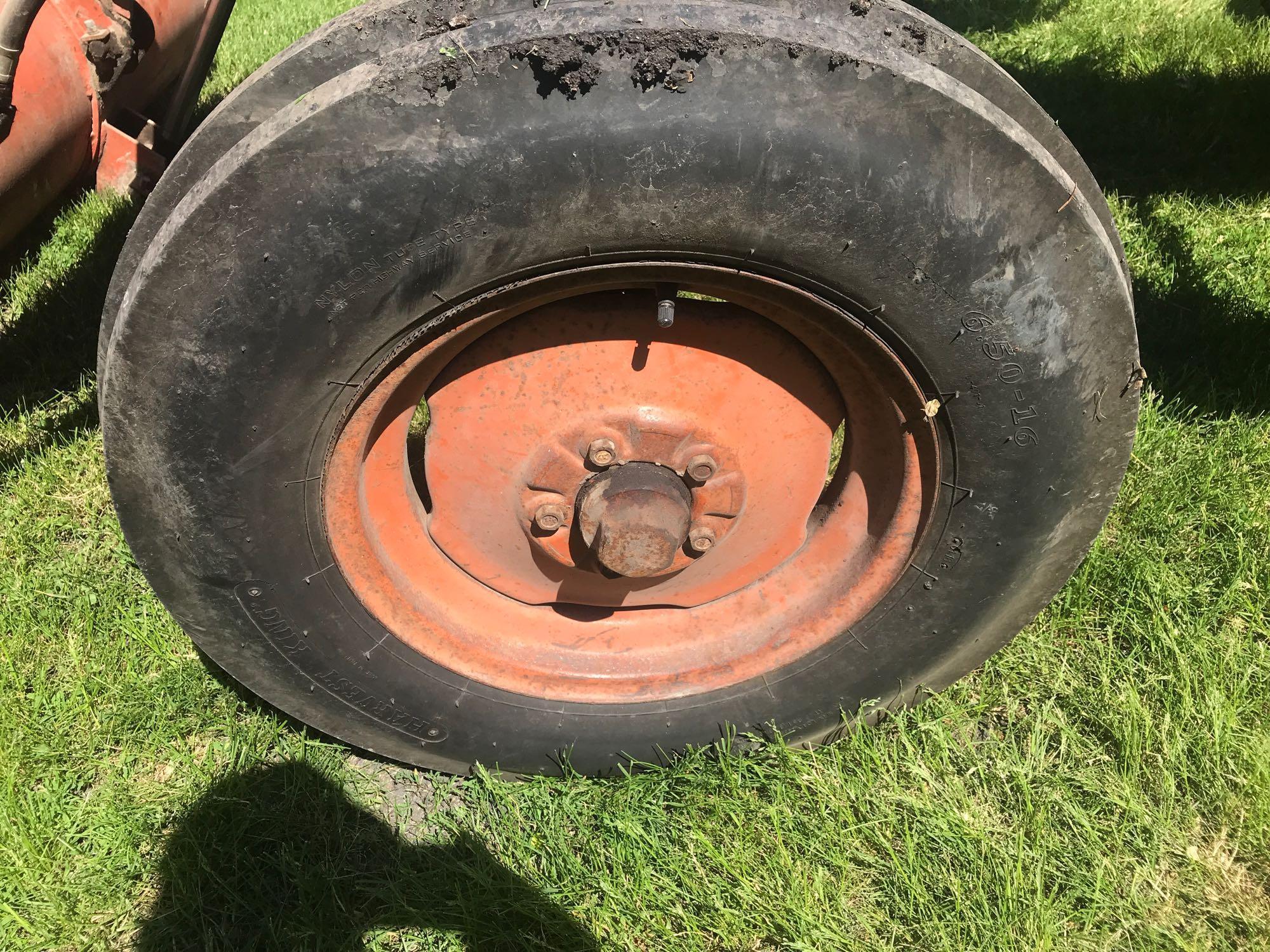 Allis Chalmers D14 Gas Tractor w/wf, 3 pt., fenders, power steering, newer 13.6x26 rear tires, AC