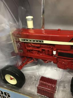 IH 1206 Turbo Tractor 1/16th - NIB