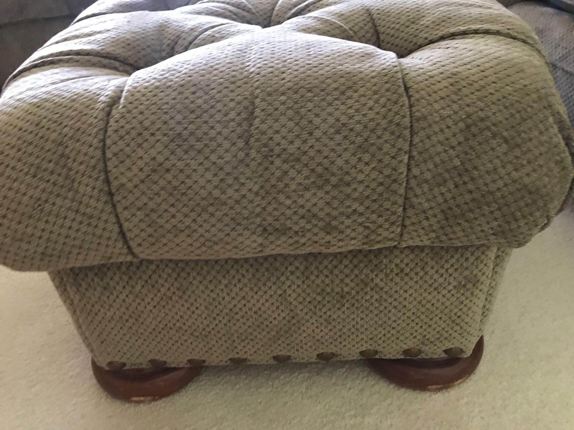 La-Z-Boy Classics Oak footed occasional chair with Ottoman (26" X 32"). NO SHIPPING!