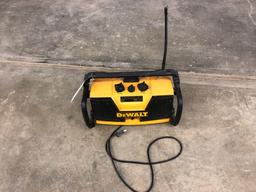 DeWalt AM/FM electric/battery radio. No battery included.