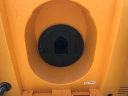 DeWalt AM/FM electric/battery radio. No battery included.