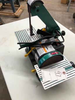 Grizzly model H6070 combination sander. 1" x 30" belt sander and 5'' disc