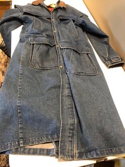 Men's Woolrich 42L Denim Coat w/Button out Liner