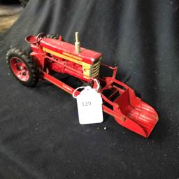 1/16 scale Farmall 560 Tractor and McCormick Trip-Bucket Loader