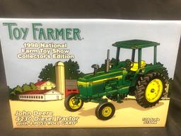 1/16 scale Ertl 1998 National Farm Toy Show Collectors Edition JD 4230 Diesel Tractor w/4 Post Roll