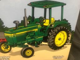 1/16 scale Ertl 1998 National Farm Toy Show Collectors Edition JD 4230 Diesel Tractor w/4 Post Roll