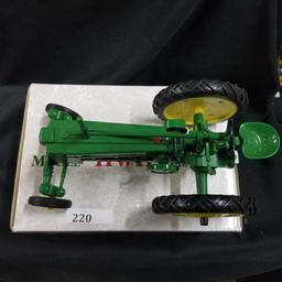 1/16 scale Ertl JD Model HWH Tractor W/Box