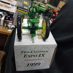 1/16 scale Ertl JD Model HWH Tractor W/Box