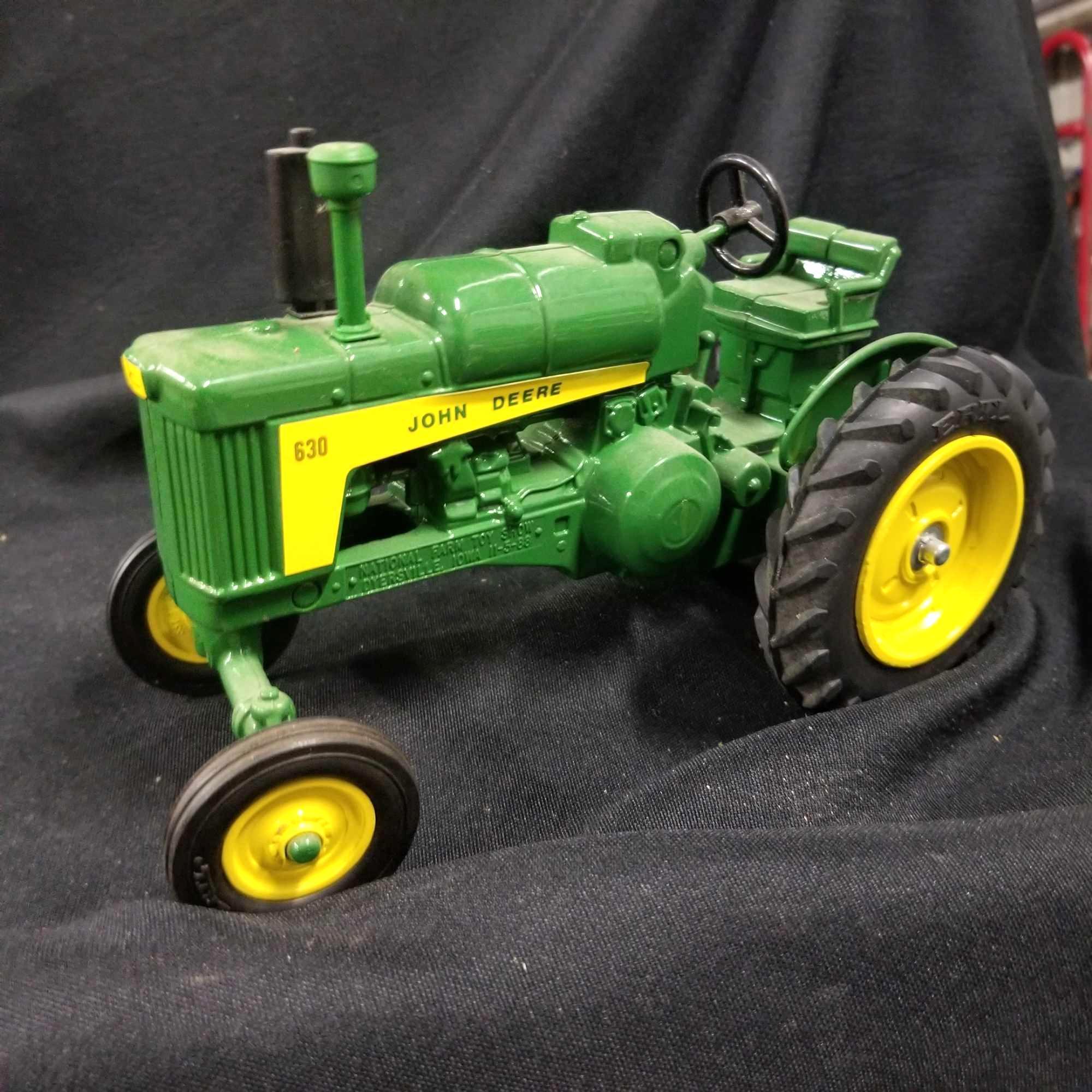 1/16 scale Ertl 1988 Toy Farmer JD 630 Tractor w/Box