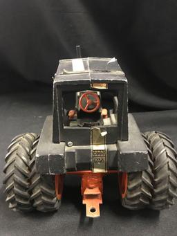 1/16 scale Ertl Case 1070 Demonstrator Tractor