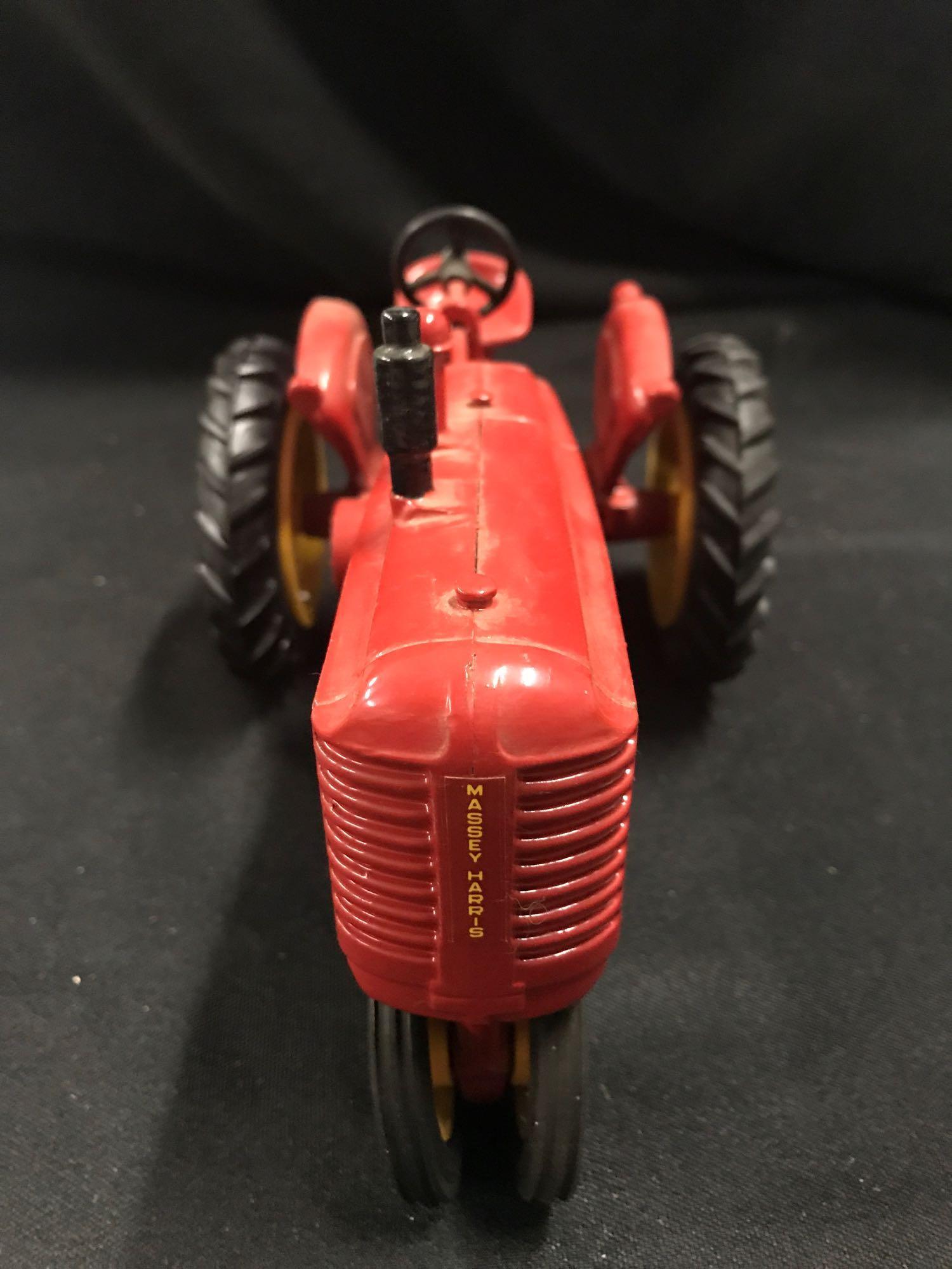 1/16 scale Ertl 1987 Toy Farmer Massey-Harris 33 NF w/Box