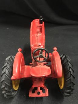 1/16 scale Ertl 1987 Toy Farmer Massey-Harris 33 NF w/Box