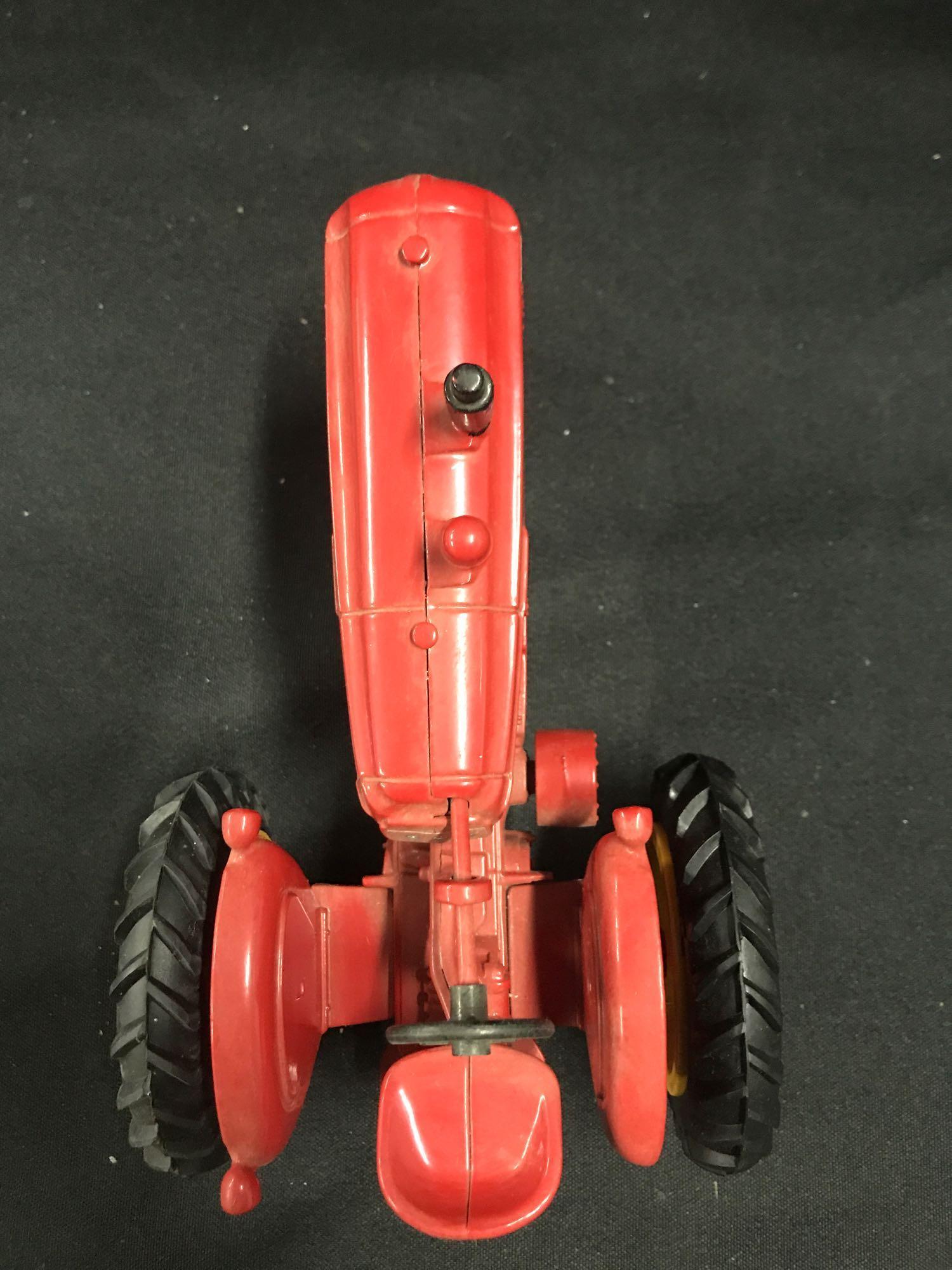1/16 scale Ertl 1987 Toy Farmer Massey-Harris 33 NF w/Box