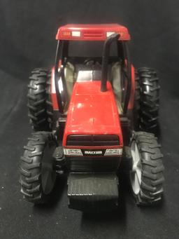1/16 scale Ertl C-IH Maxxum 5250 MFD Tractor w/Box