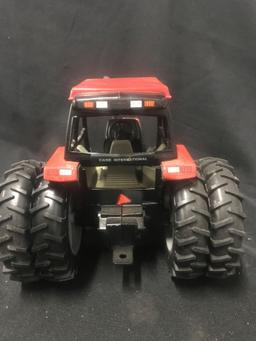 1/16 scale Ertl C-IH Maxxum 5250 MFD Tractor w/Box
