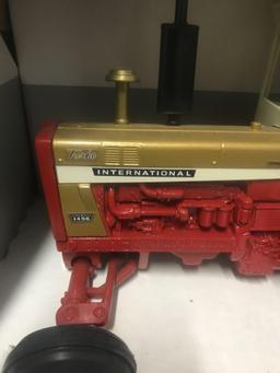 1/16 scale Ertl 1995 Collectors Edition IH 1456 Turbo Gold Demonstrator Tractor, NIB