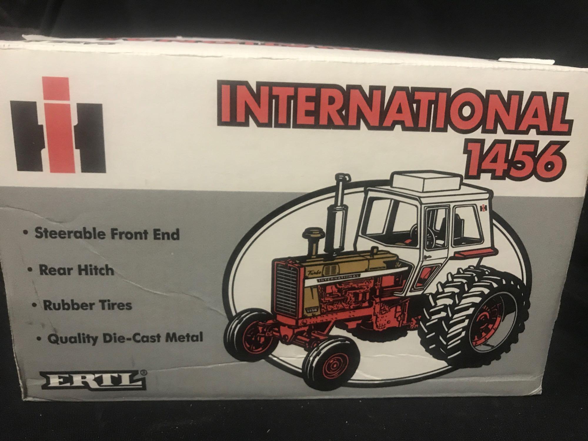 1/16 scale Ertl 1995 Collectors Edition IH 1456 Turbo Gold Demonstrator Tractor, NIB
