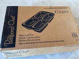 Pampered Chef mini loaf pan.... Shipping