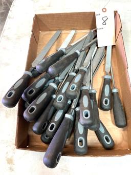 26 various metal and wood files (like new)... Shipping