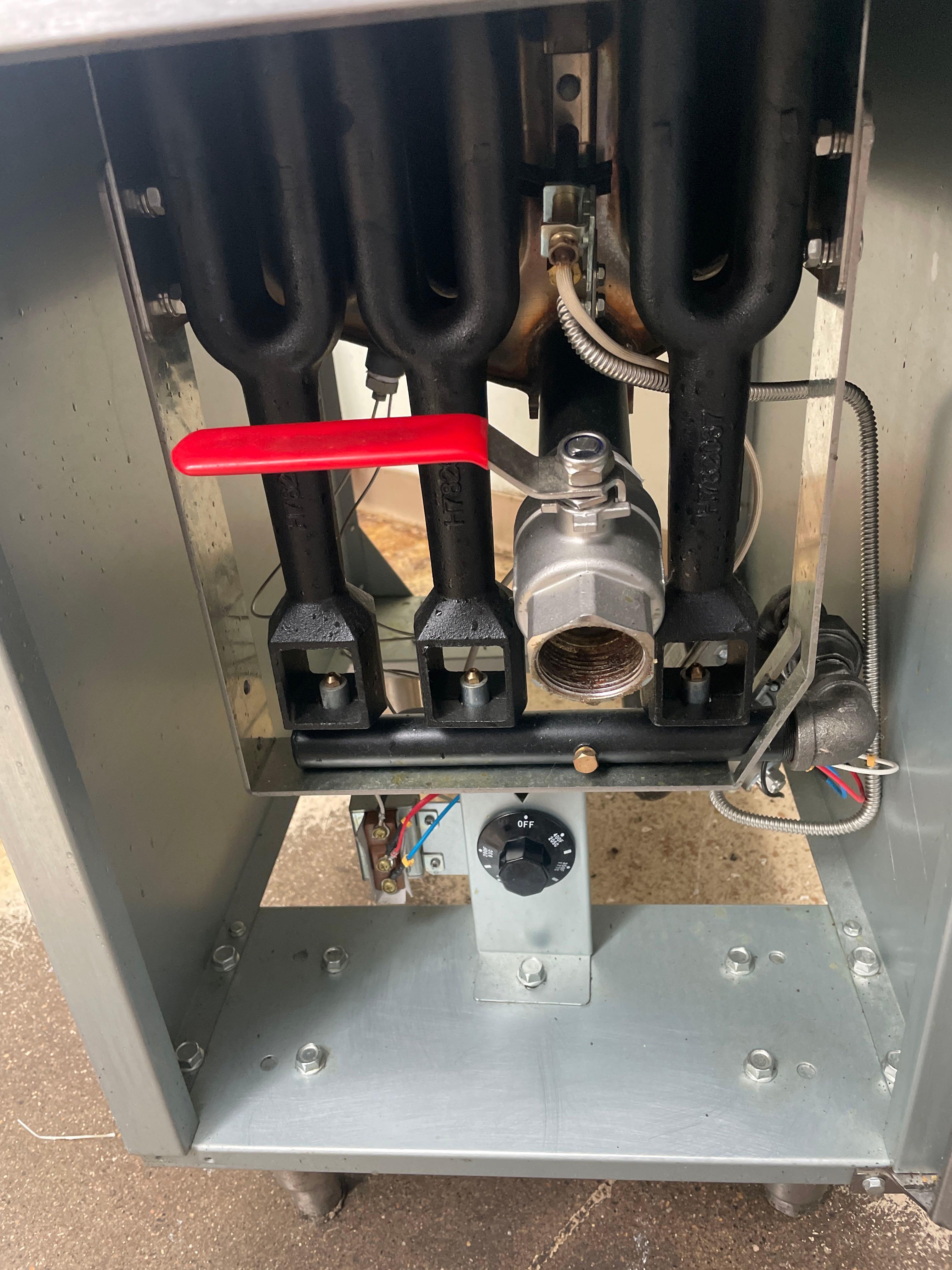 Kintera... Model KF3-N, 90,000 btu natural gas deep fat fryer, stand alone, like new No Shipping