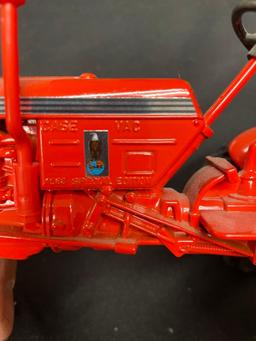 1/16 Scale Ertl 1988 Special Edition VAC...Case...Tractor