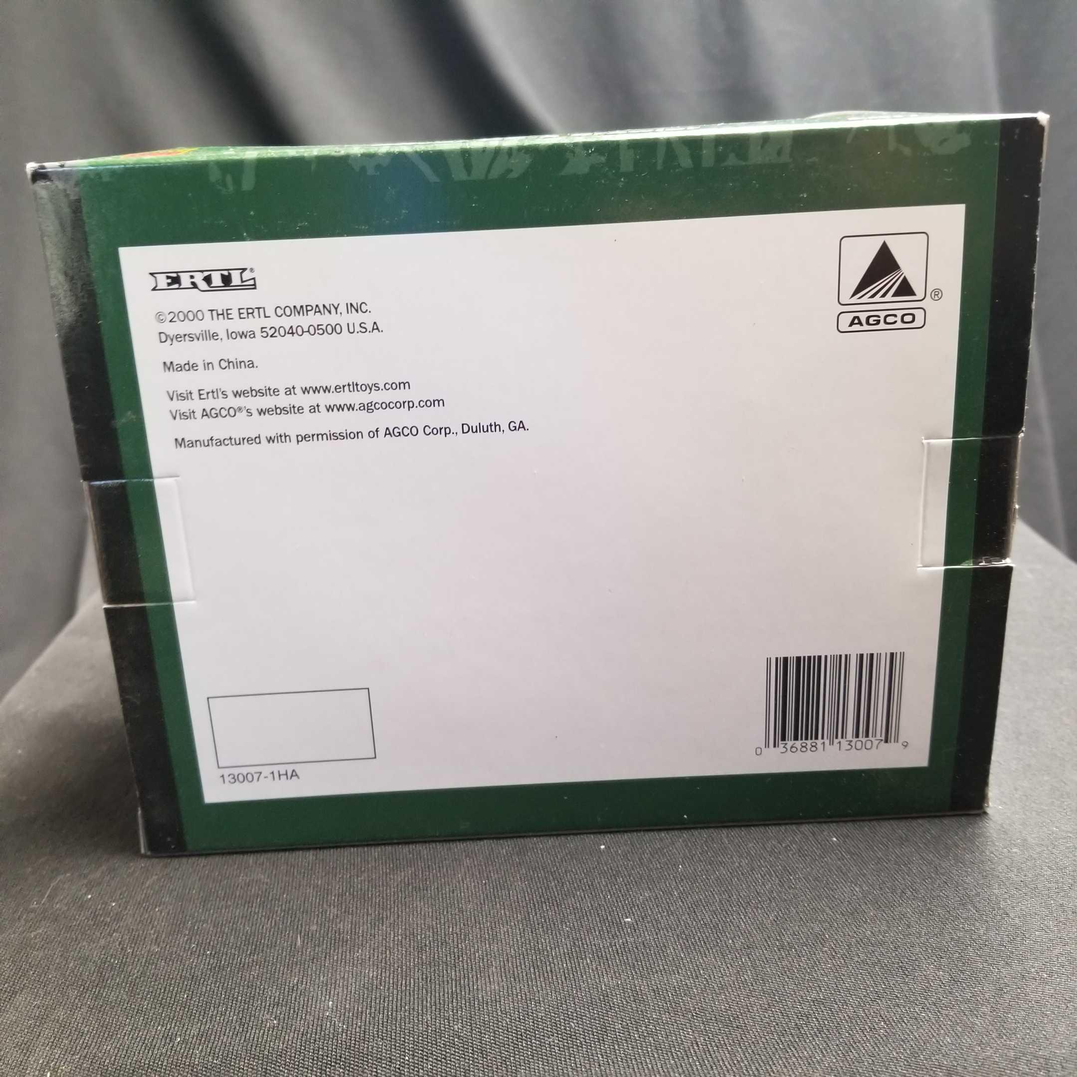 1/16 Scale Ertl...Oliver OC-3 Crawler -NIB