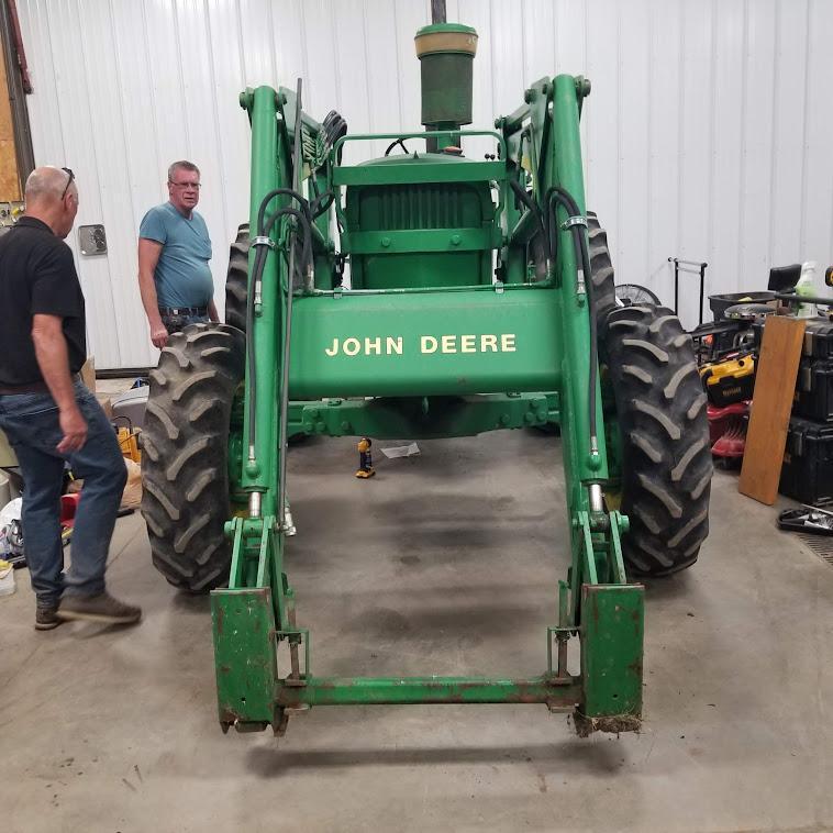 JOHN DEERE "4020" TRACTOR, DIESEL, OPEN STATION , HYDRAULIC FRONT ASSIST, 260 LOADER