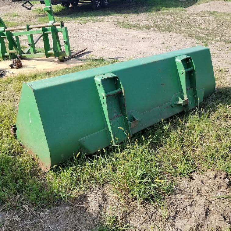 JOHN DEERE "4020" TRACTOR, DIESEL, OPEN STATION , HYDRAULIC FRONT ASSIST, 260 LOADER