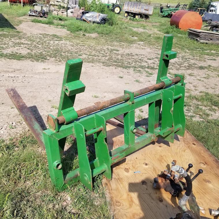 JOHN DEERE "4020" TRACTOR, DIESEL, OPEN STATION , HYDRAULIC FRONT ASSIST, 260 LOADER
