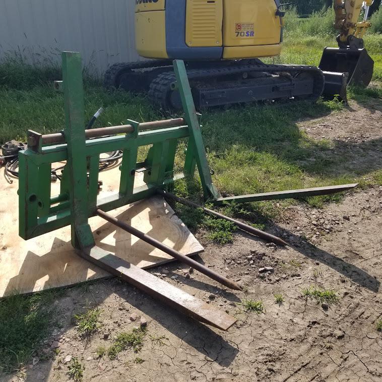 JOHN DEERE "4020" TRACTOR, DIESEL, OPEN STATION , HYDRAULIC FRONT ASSIST, 260 LOADER