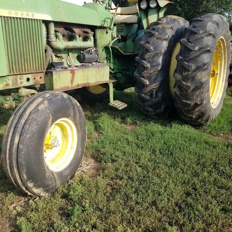 JOHN DEERE "4010" TRACTOR, DIESEL, 8/3 SYNCRO WIDE FRONT