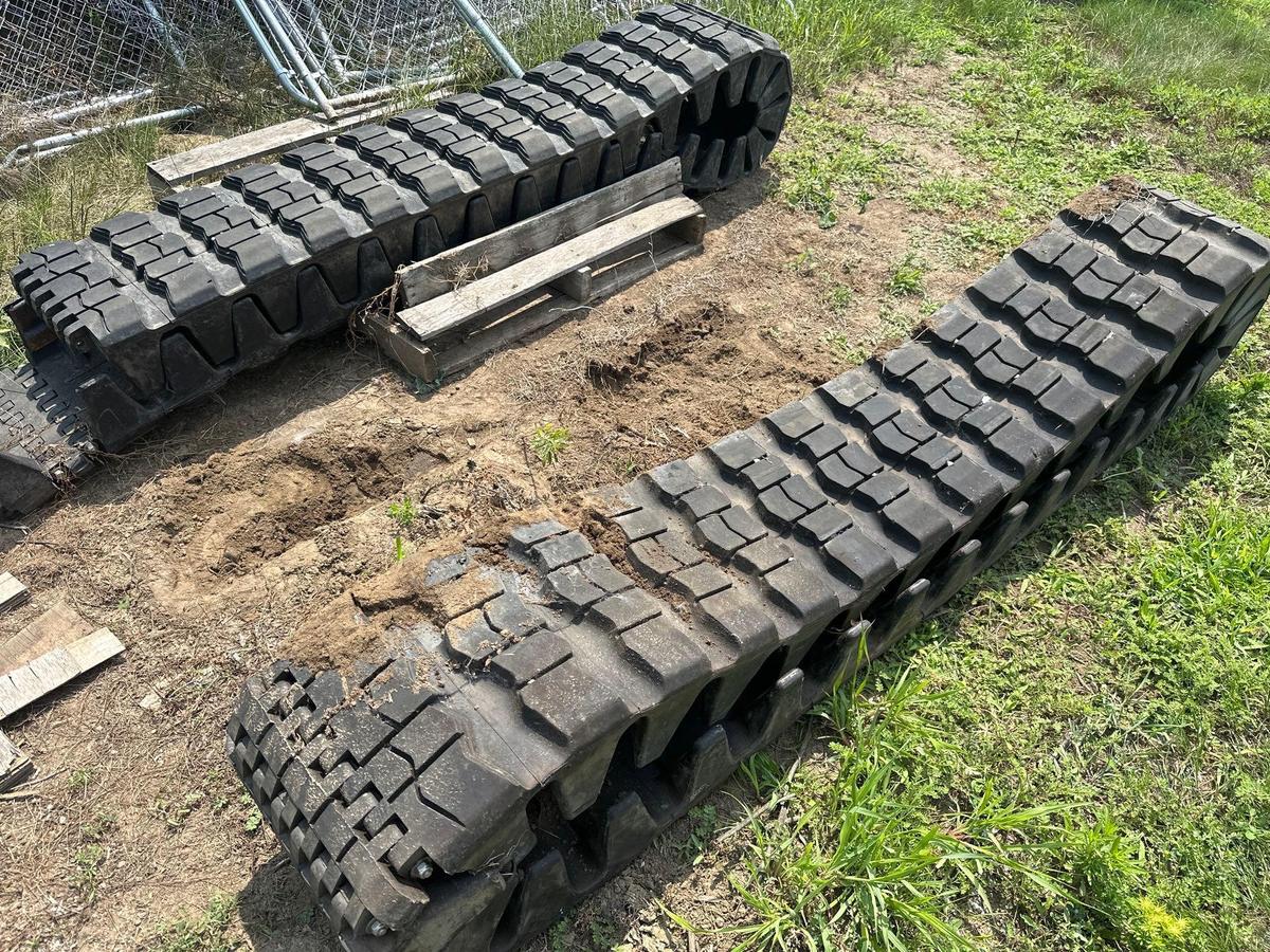 UNIVERSAL SKID LOADER RUBBER TRACKS