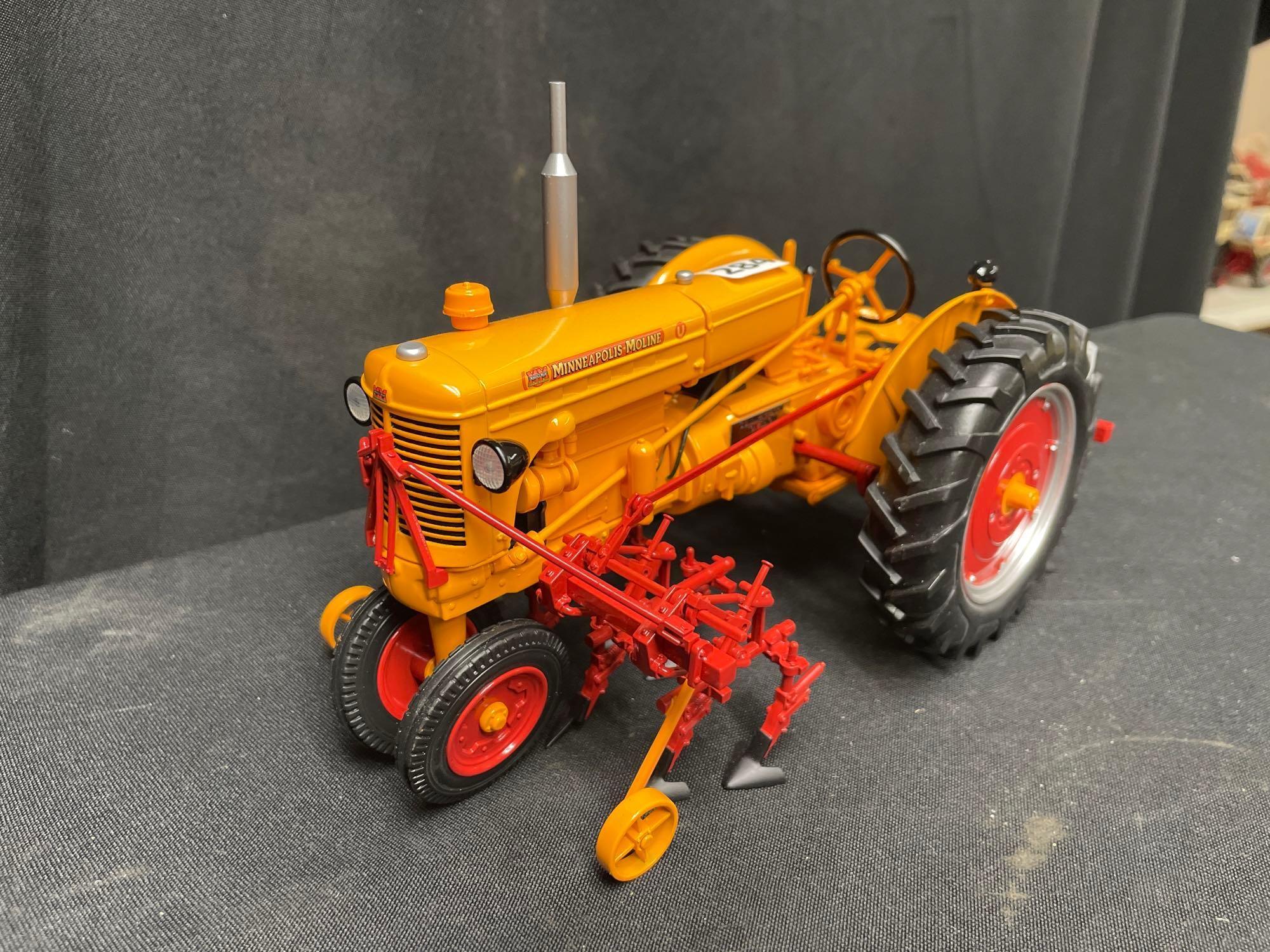 1/16th Scale 2010 Summer Farm Toy Show Minneapolis Moline Tractor w/front mount Cultivator