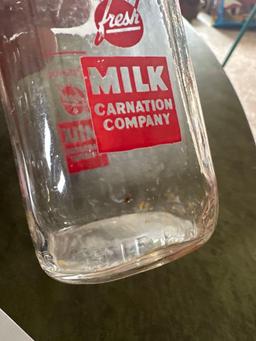 Carnation fresh Milk half pint bottle. Nice....Shipping