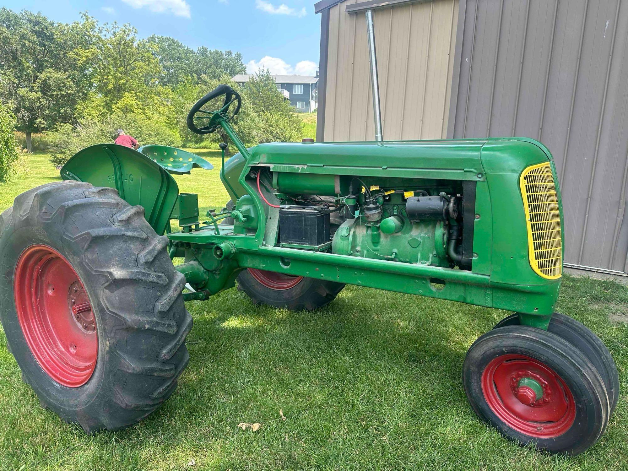 1945 OLIVER "60" TRACTOR, NARROW FRONT