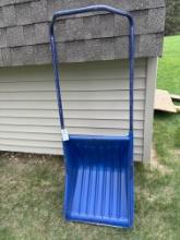 Snow scoop