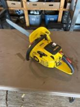 JOHN DEERE 24" GAS CHAIN SAW